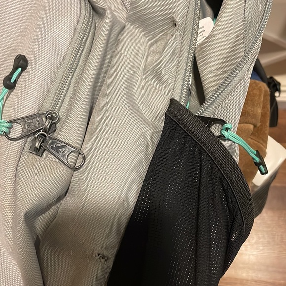 Jansport backpack gray with light green accents - Picture 11 of 12